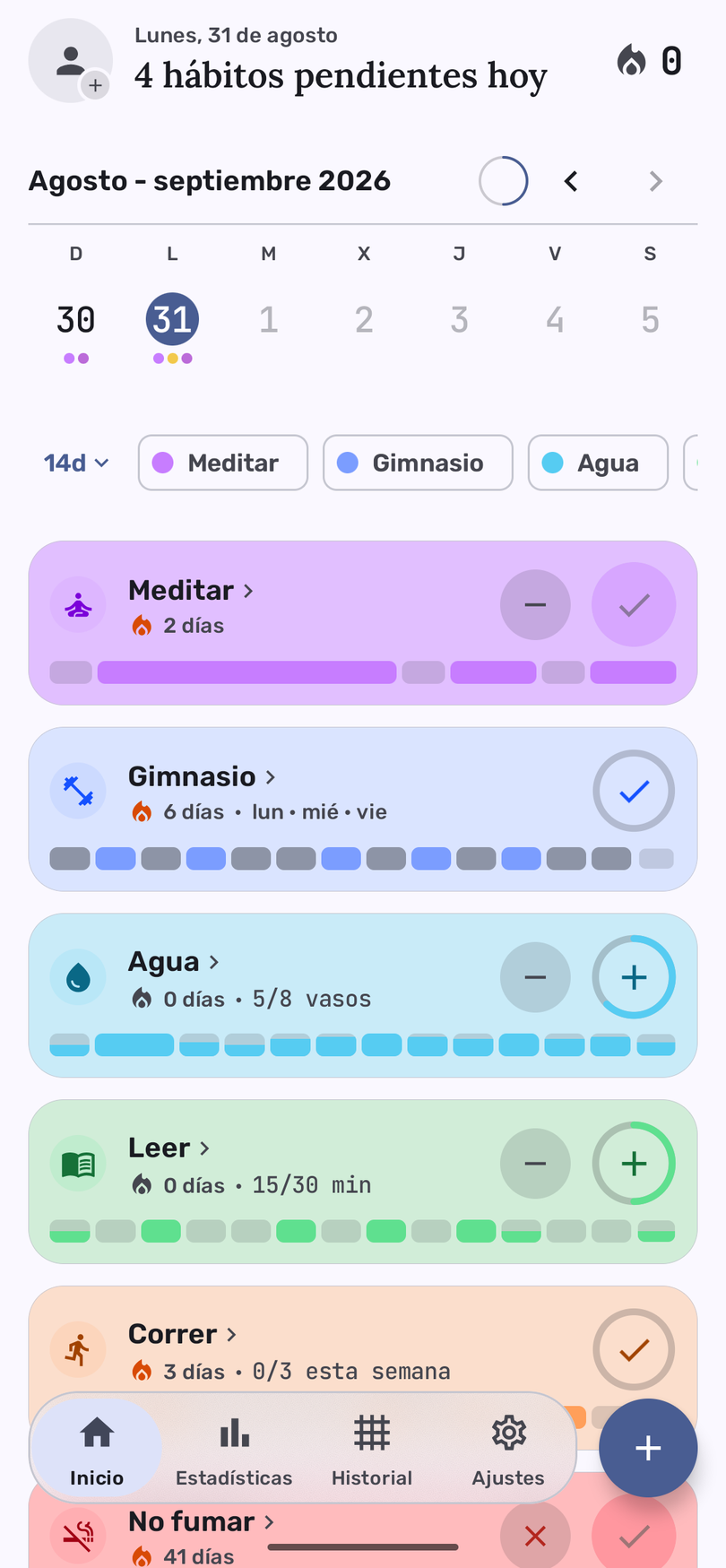 HabitGrid en tema claro: cinco tarjetas de hábito, cada una con el color de su hábito.